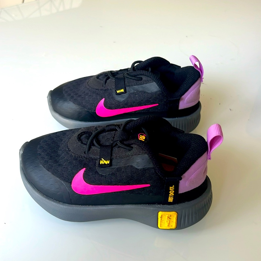 New Nike Reposto Black Fuchsia Running Slip On Kids Toddler Size 8c (DA3266-006)